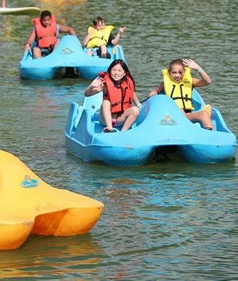 pedal boat rentals in Minneapolis, MN